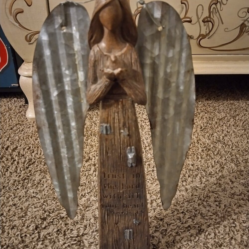 LARGE FARMHOUSE ANGEL